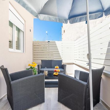 Sophia'S Comfortable Home With A Private Backyard Gazi Exterior foto